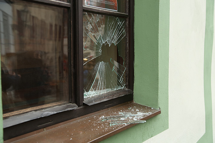 A2B Glass are able to board up broken windows while they are being repaired in Mortlake.